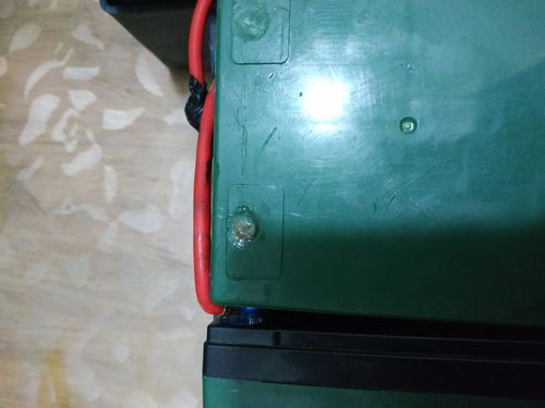 电动车电瓶液体溢出分析 漏液原因与处理指南