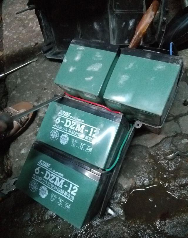 电动车蓄电池的正确充电方式与维护指南