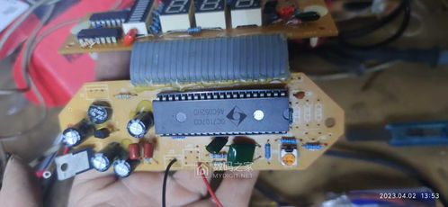 江西小伙巧用数字万用表，自制电动车电瓶精准电量指示器